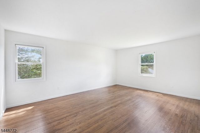 8 Patriot Rd, Peapack Gladstone Boro, NJ 07934