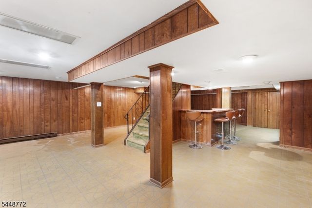8 Patriot Rd, Peapack Gladstone Boro, NJ 07934