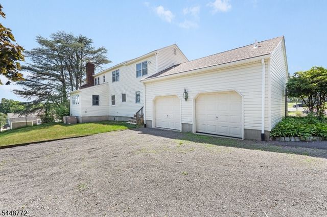 8 Patriot Rd, Peapack Gladstone Boro, NJ 07934