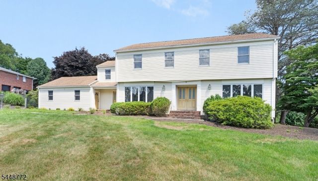 8 Patriot Rd, Peapack Gladstone Boro, NJ 07934