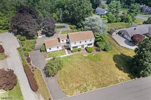 8 Patriot Rd, Peapack Gladstone Boro, NJ 07934