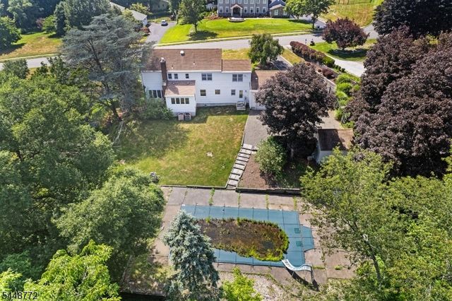 8 Patriot Rd, Peapack Gladstone Boro, NJ 07934