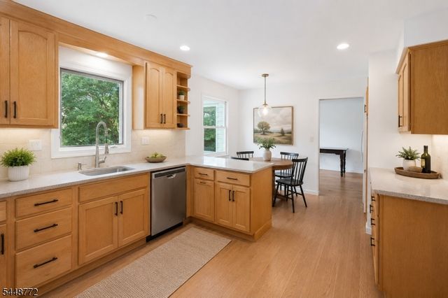 8 Patriot Rd, Peapack Gladstone Boro, NJ 07934