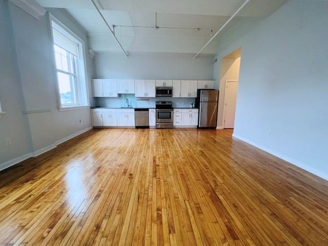 212 45th St 2D, Lawrenceville, PA 15201