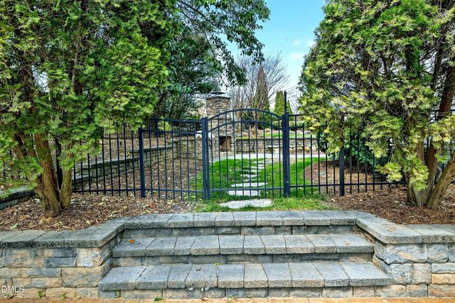 6701 Foxfire Place, Raleigh, NC 27615