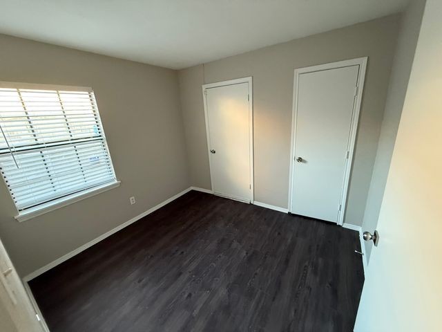 409-411 Dollins Street, Cedar Hill, TX 75104