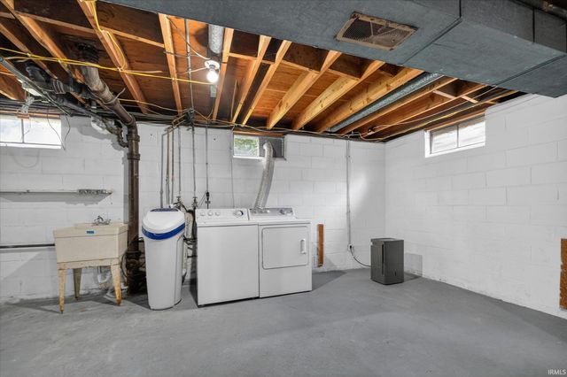1123 Hedgewood Drive, Lafayette, IN 47904