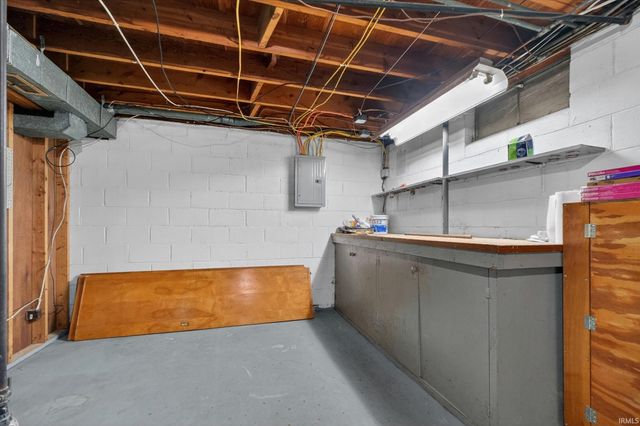 1123 Hedgewood Drive, Lafayette, IN 47904