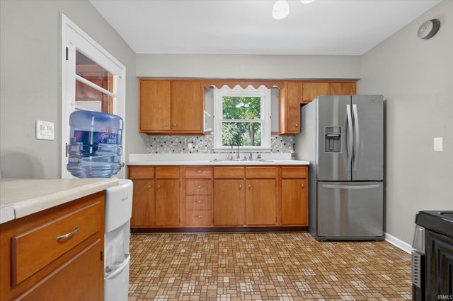 1123 Hedgewood Drive, Lafayette, IN 47904