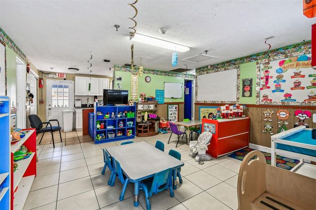 9912 N MYRTLE STREET, Tampa, FL 33617