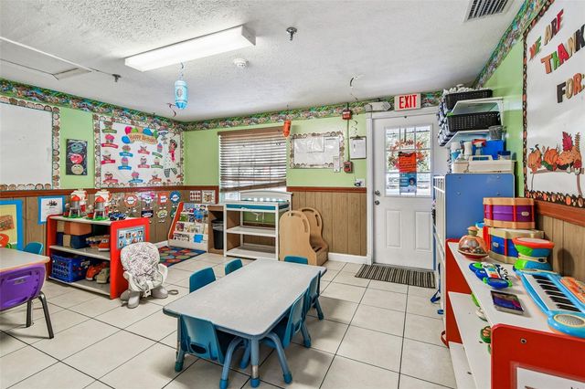 9912 N MYRTLE STREET, Tampa, FL 33617