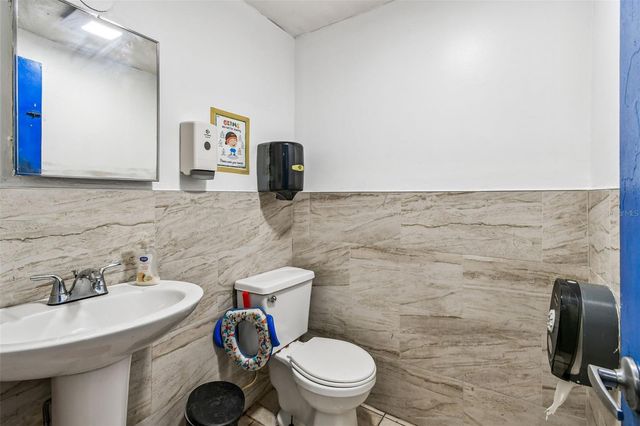 9912 N MYRTLE STREET, Tampa, FL 33617