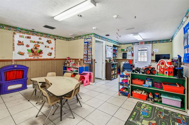 9912 N MYRTLE STREET, Tampa, FL 33617