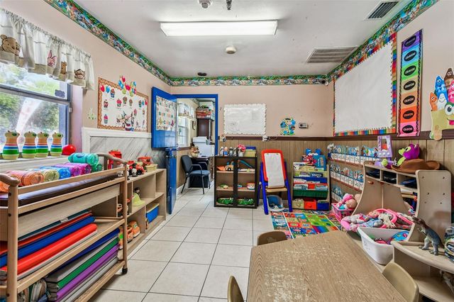 9912 N MYRTLE STREET, Tampa, FL 33617