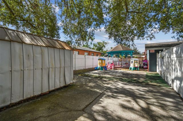 9912 N MYRTLE STREET, Tampa, FL 33617