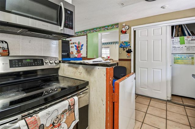 9912 N MYRTLE STREET, Tampa, FL 33617