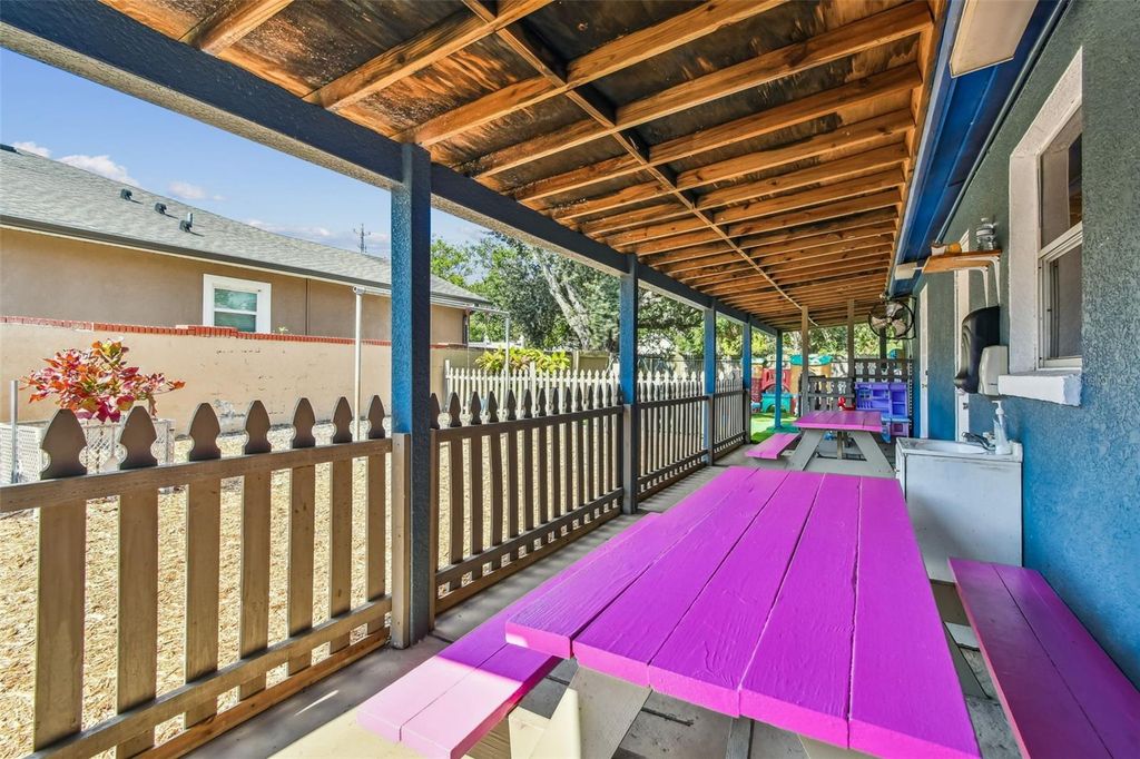 Image 32 of property listing at 9912 N MYRTLE STREET, Tampa, FL 33617