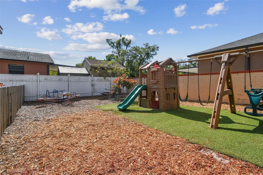 Image 34 of property listing at 9912 N MYRTLE STREET, Tampa, FL 33617