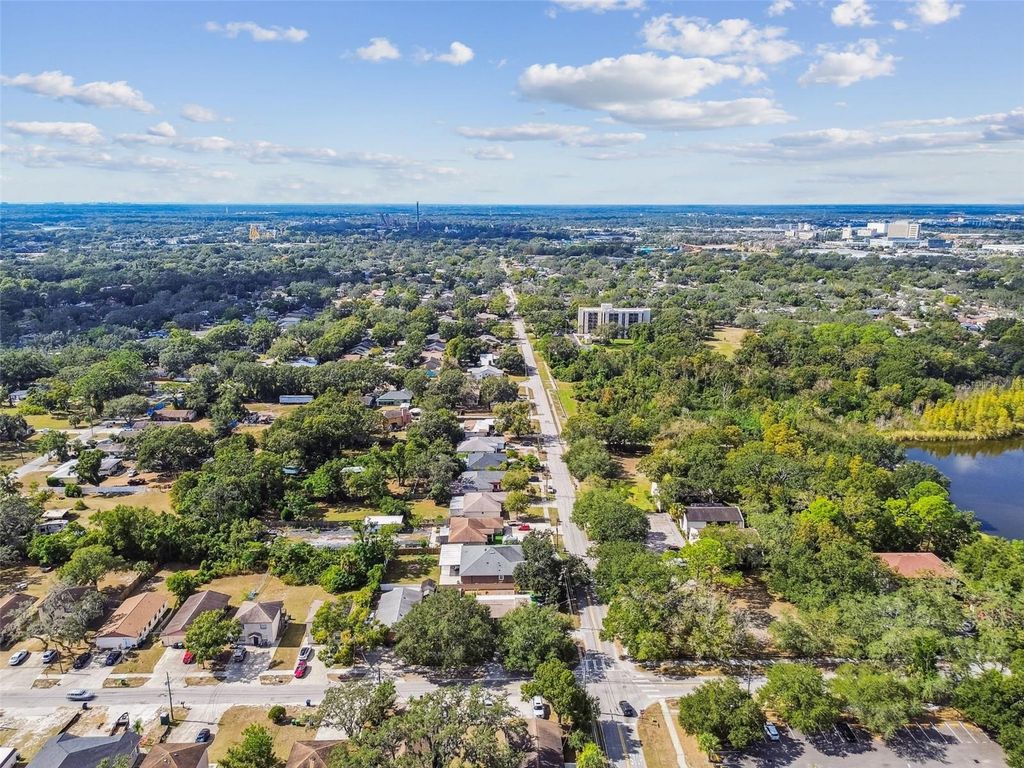 Image 60 of property listing at 9912 N MYRTLE STREET, Tampa, FL 33617