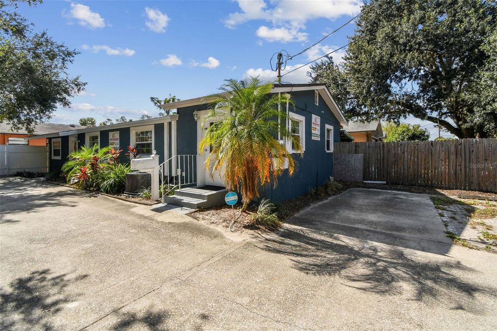 Image 8 of property listing at 9912 N MYRTLE STREET, Tampa, FL 33617