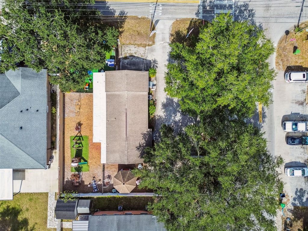 Image 71 of property listing at 9912 N MYRTLE STREET, Tampa, FL 33617