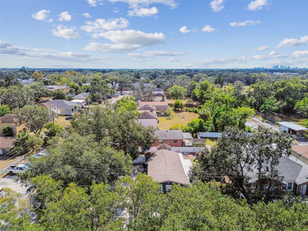 Image 73 of property listing at 9912 N MYRTLE STREET, Tampa, FL 33617