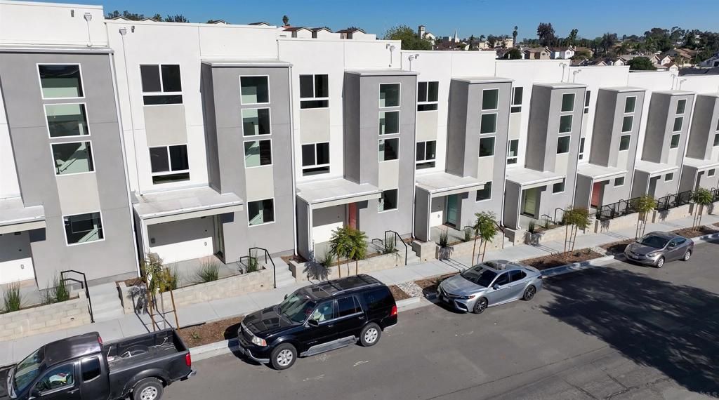 4956 Ocean View Blvd, San Diego, CA 92113 — photo 2