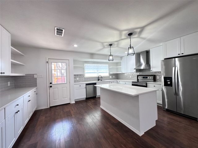 1818 Cripple Creek Drive, Garland, TX 75041