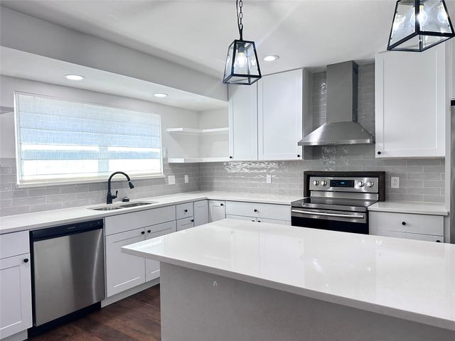 1818 Cripple Creek Drive, Garland, TX 75041