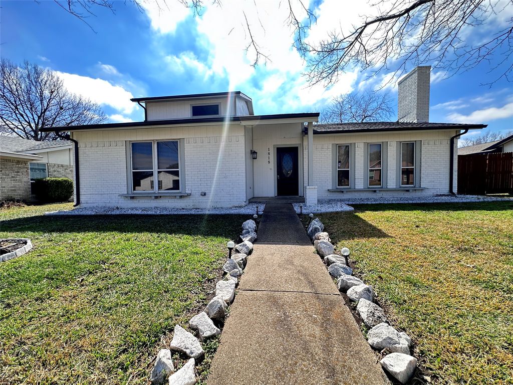 1818 Cripple Creek Drive, Garland, TX 75041