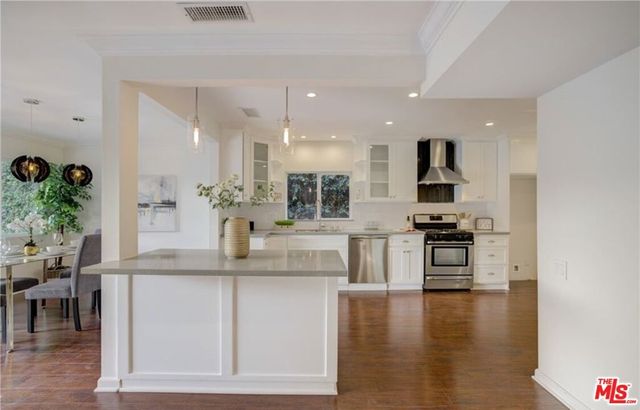 13633 Sylvan Street, Valley Glen, CA 91401