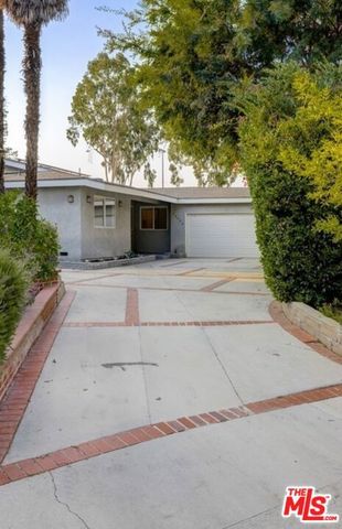 13633 Sylvan Street, Valley Glen, CA 91401