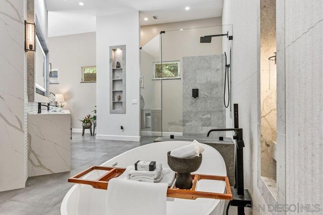 1240 Berryman Canyon, Encinitas, CA 92024