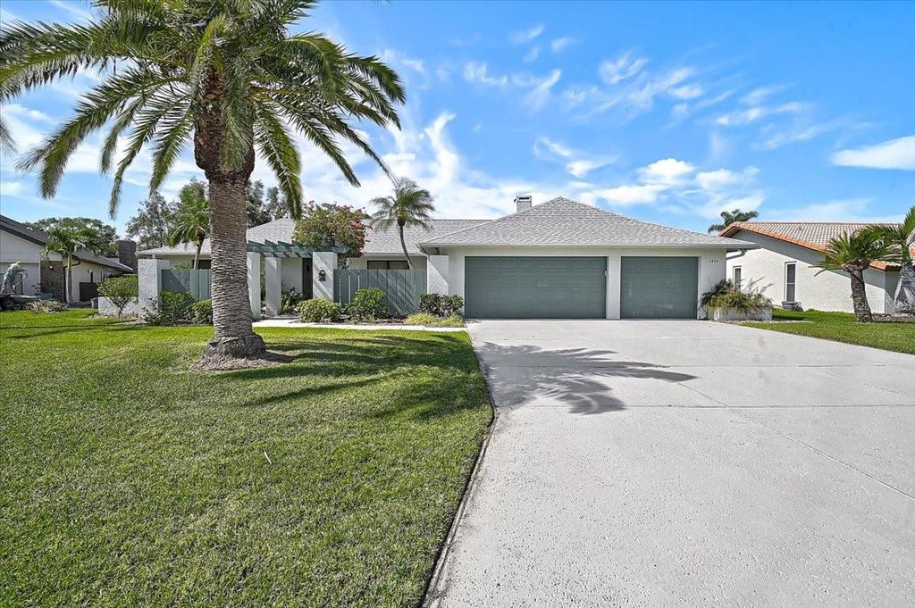 Image 1 of property listing at 3842 TORREY PINES WAY, Sarasota, FL 34238
