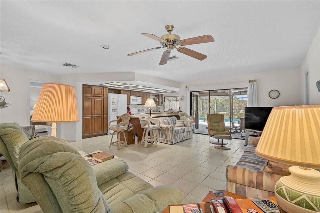 Image 27 of property listing at 3842 TORREY PINES WAY, Sarasota, FL 34238