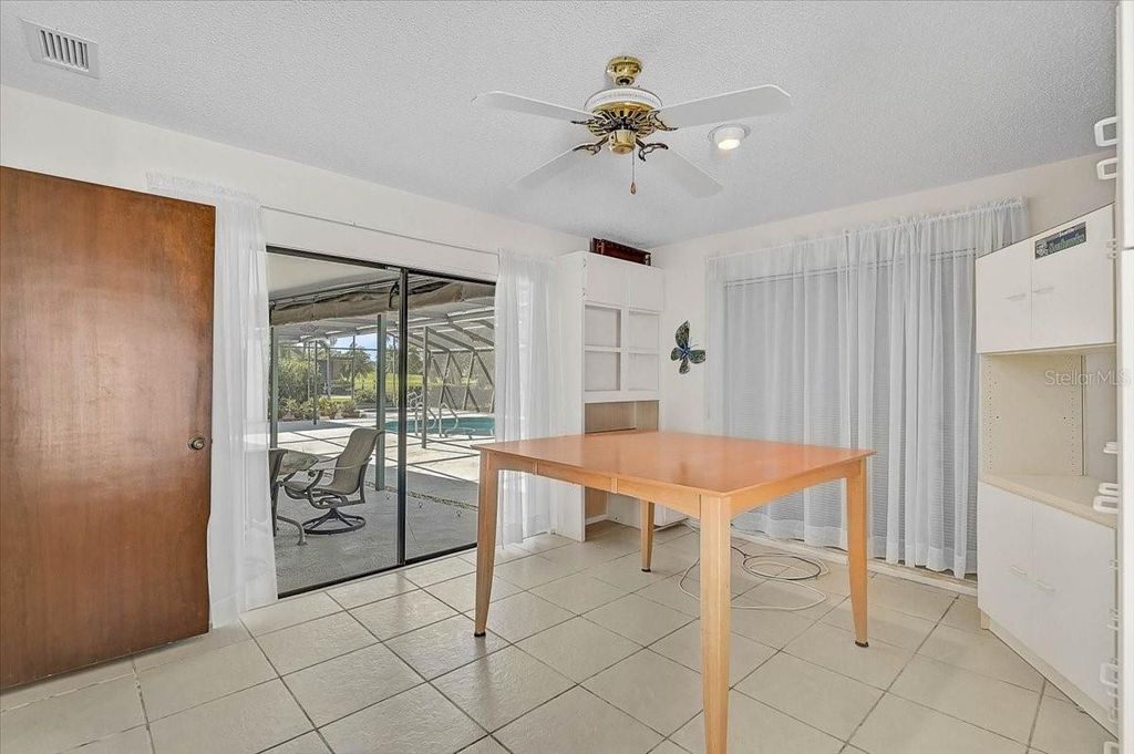 Image 35 of property listing at 3842 TORREY PINES WAY, Sarasota, FL 34238