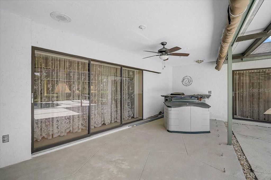 Image 40 of property listing at 3842 TORREY PINES WAY, Sarasota, FL 34238