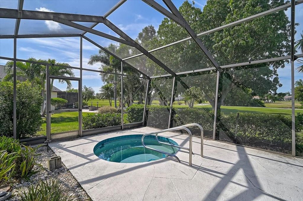 Image 43 of property listing at 3842 TORREY PINES WAY, Sarasota, FL 34238