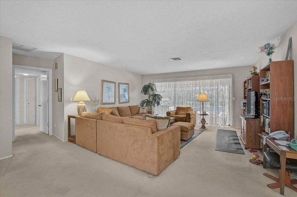 Image 8 of property listing at 3842 TORREY PINES WAY, Sarasota, FL 34238