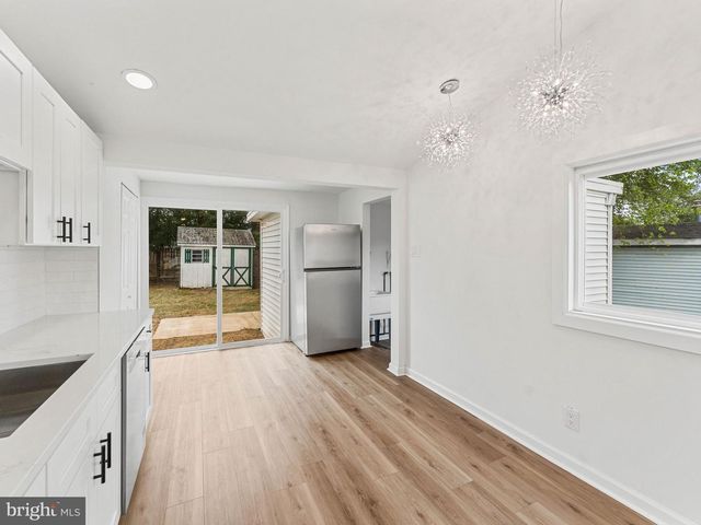 46 INDIAN QUEEN LN, Maple Shade, NJ 08052