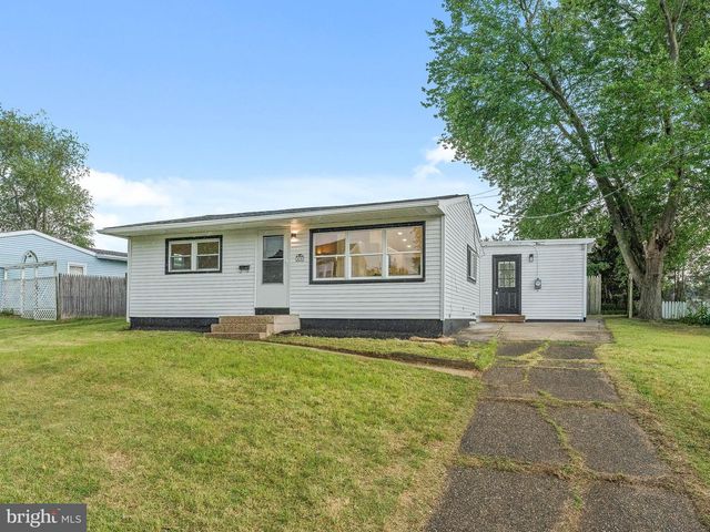 46 INDIAN QUEEN LN, Maple Shade, NJ 08052