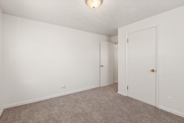 27 KIMBERLY Drive, Council Bluffs, IA 51503