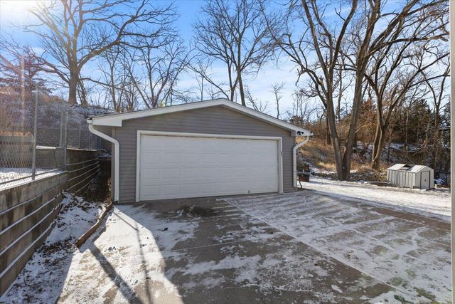 27 KIMBERLY Drive, Council Bluffs, IA 51503