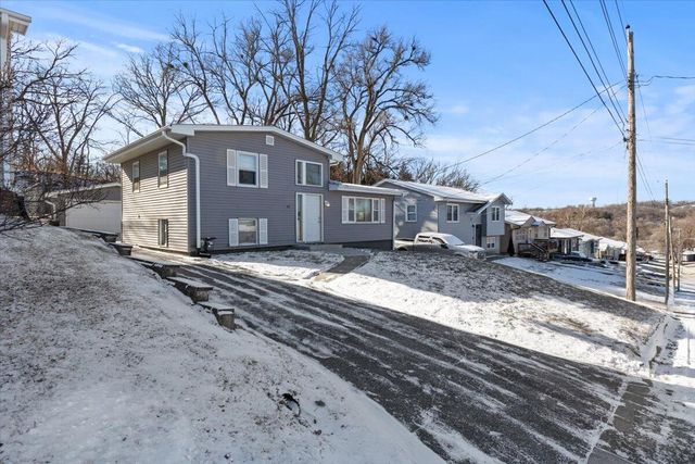 27 KIMBERLY Drive, Council Bluffs, IA 51503