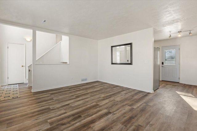 27 KIMBERLY Drive, Council Bluffs, IA 51503