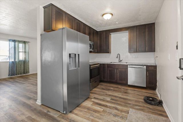 27 KIMBERLY Drive, Council Bluffs, IA 51503