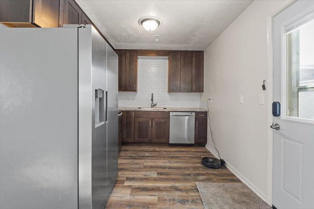 27 KIMBERLY Drive, Council Bluffs, IA 51503