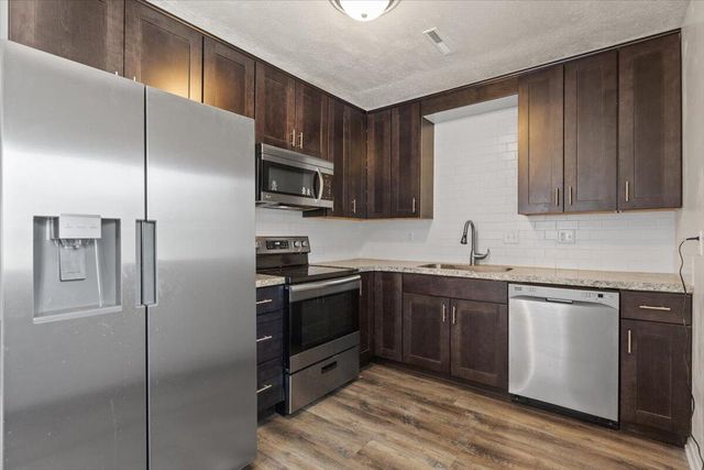 27 KIMBERLY Drive, Council Bluffs, IA 51503