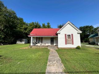 135 OAK ST, Whiteville, TN 38075