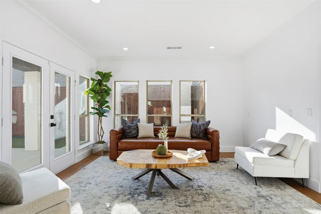 2 Parliament Place, Dallas, TX 75225